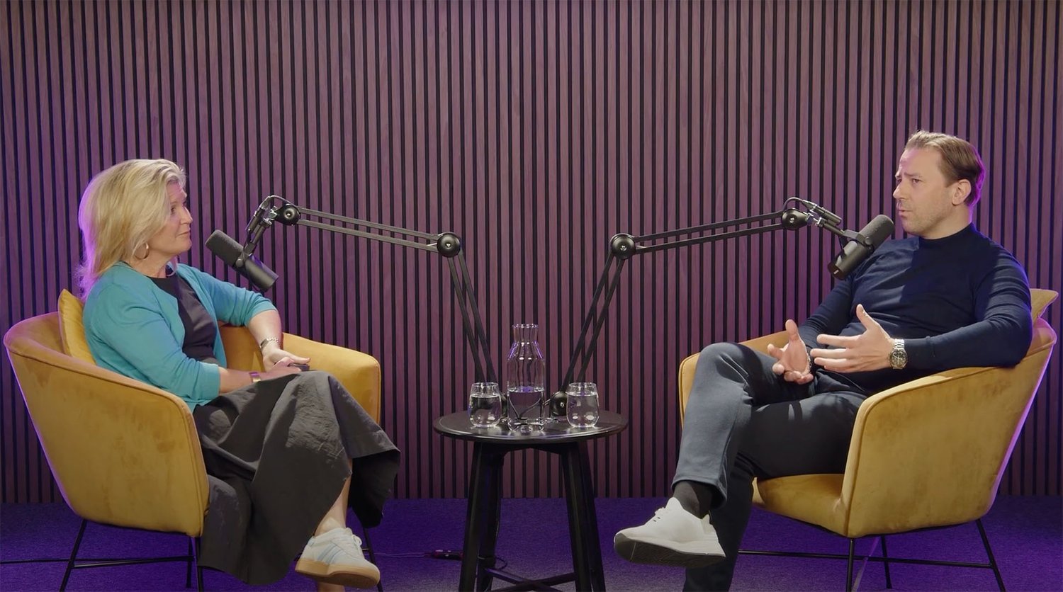 {slide.module_style.background.background_image.alt}