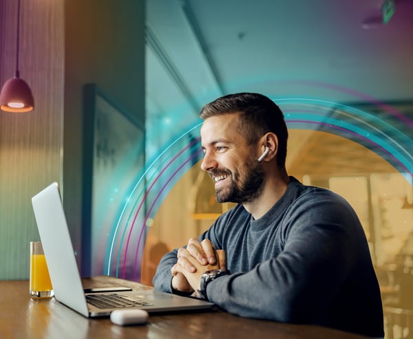 man-laptop-cafejpg (4)