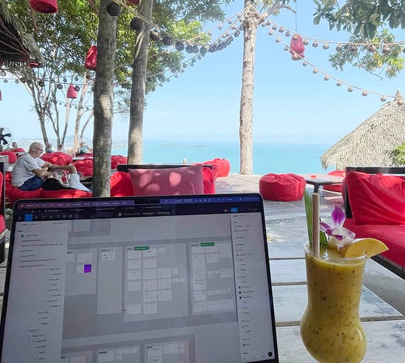 beach-bar-digital-nomad